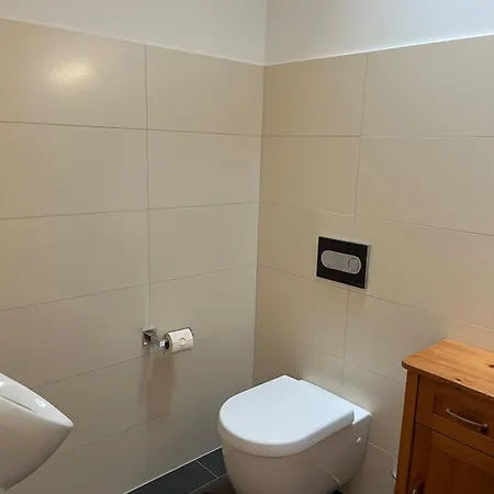 Studio-style Apartment *