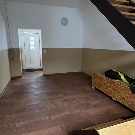 Studio-style Apartment *